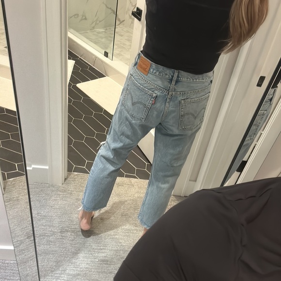 Levi’s Wedgie Fit Jeans - Picture 2 of 4